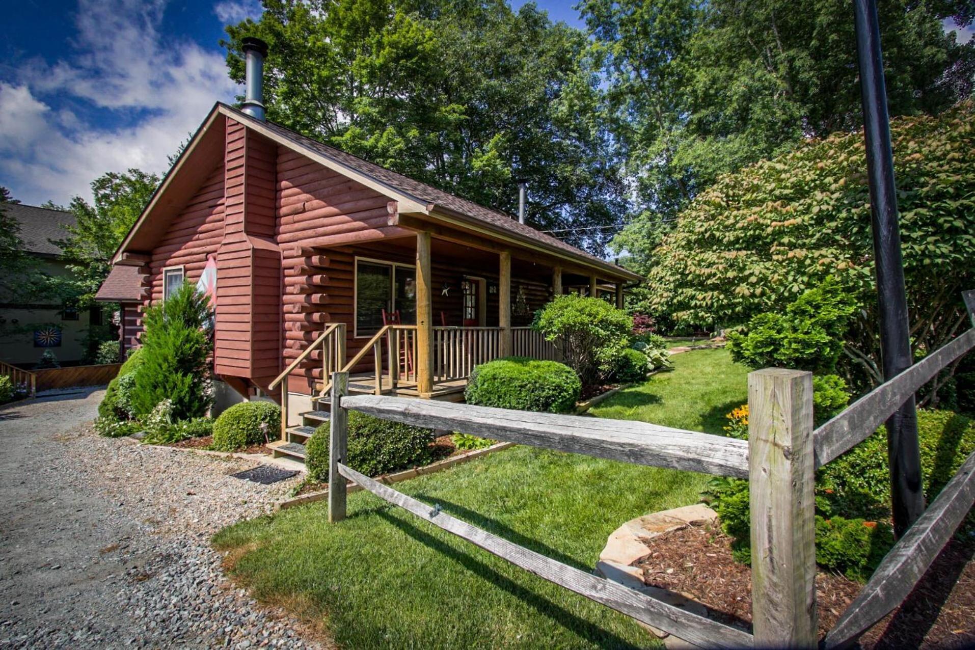 Mountainaire Inn&Log Cabins Blowing Rock Extérieur photo