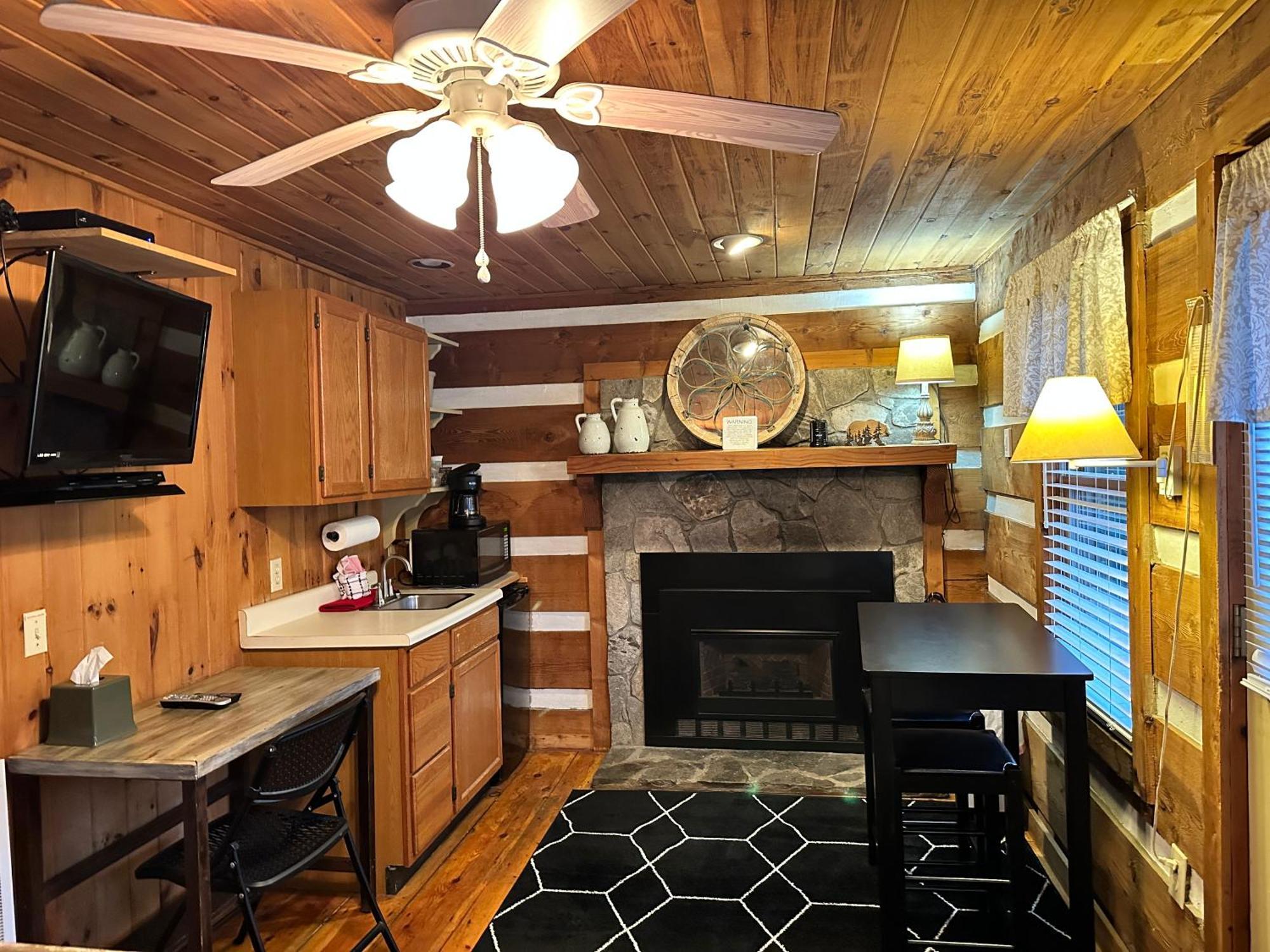 Mountainaire Inn&Log Cabins Blowing Rock Extérieur photo